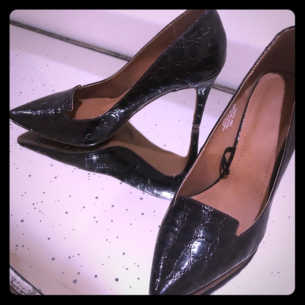 NWOT BROWN ALLIGATOR TEXTURE HEELS